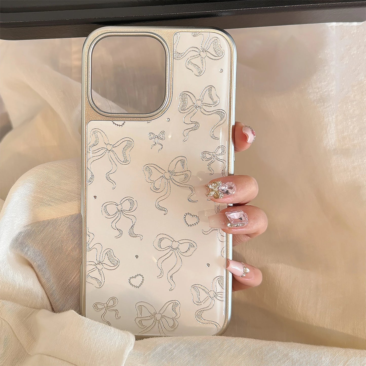 Stylish Full-Screen Gilding Bow Ribbon Heart Print White Glossy Silver Edge Phone Case Cover for iPhone 13 14 15 16 17 Pro Max